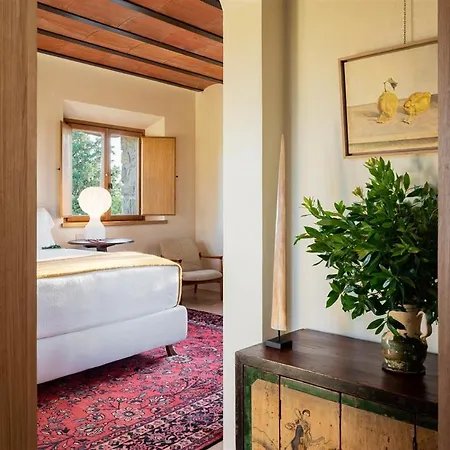 卡斯特罗迪维卡里罗酒店 * Sasso dʼOmbrone