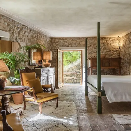 卡斯特罗迪维卡里罗酒店 农家乐 *